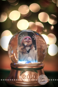 Connie Hanks Photography // ClickyChickCreates.com // Christmas, bokeh, snow globe, tradition, catching snowflakes