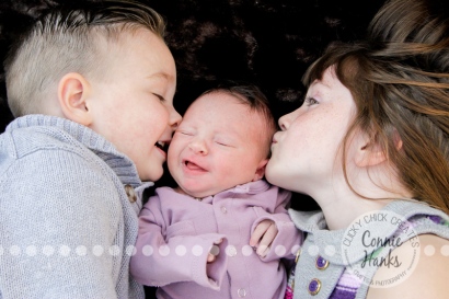Connie Hanks Photography // ClickyChickCreates.com // San Diego newborn photography, family photo session, family photography, baby girl
